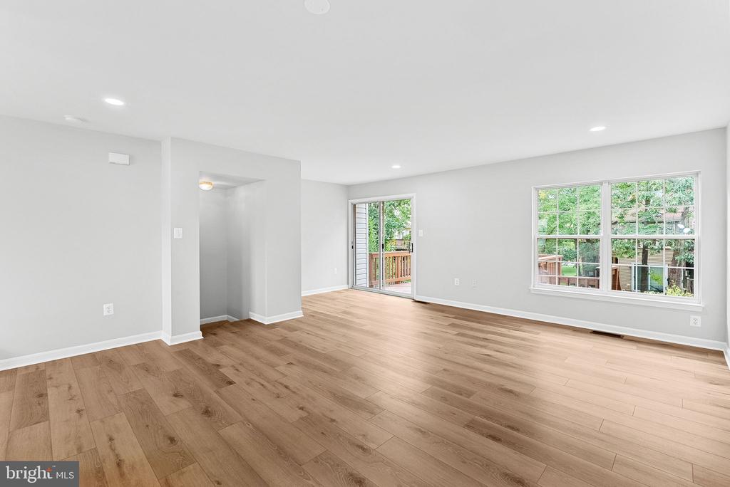 11054 CLOVERTREE COURT
