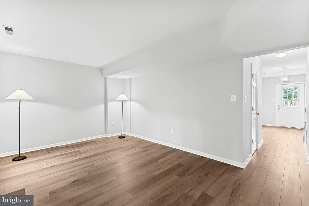 11054 CLOVERTREE COURT