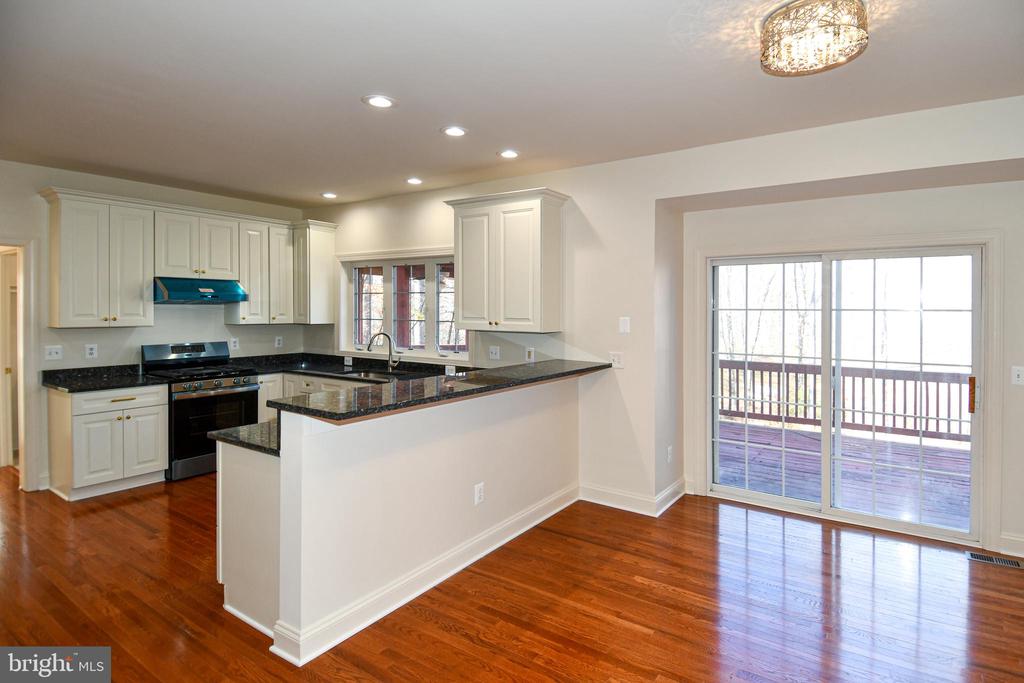 8368 HICKORY HOLLOW COURT