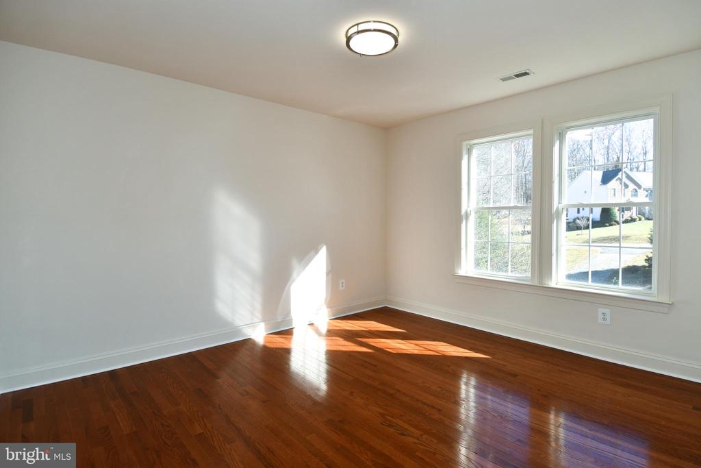 8368 HICKORY HOLLOW COURT