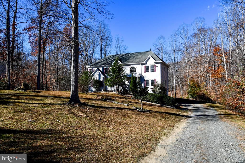 8368 HICKORY HOLLOW COURT