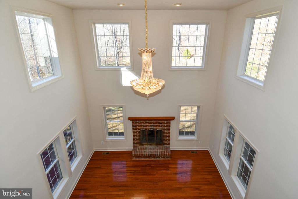 8368 HICKORY HOLLOW COURT