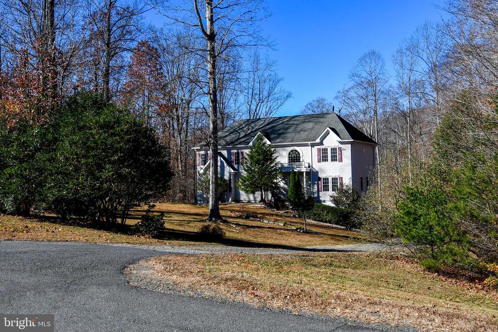8368 HICKORY HOLLOW COURT