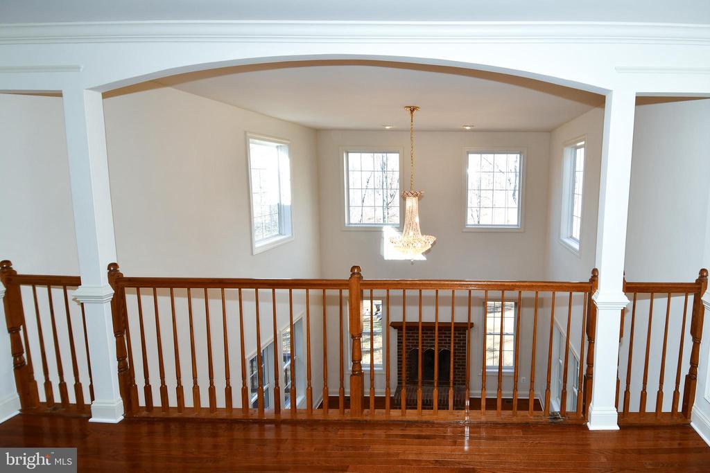 8368 HICKORY HOLLOW COURT