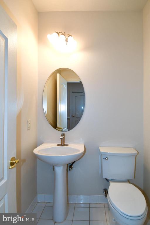 8368 HICKORY HOLLOW COURT