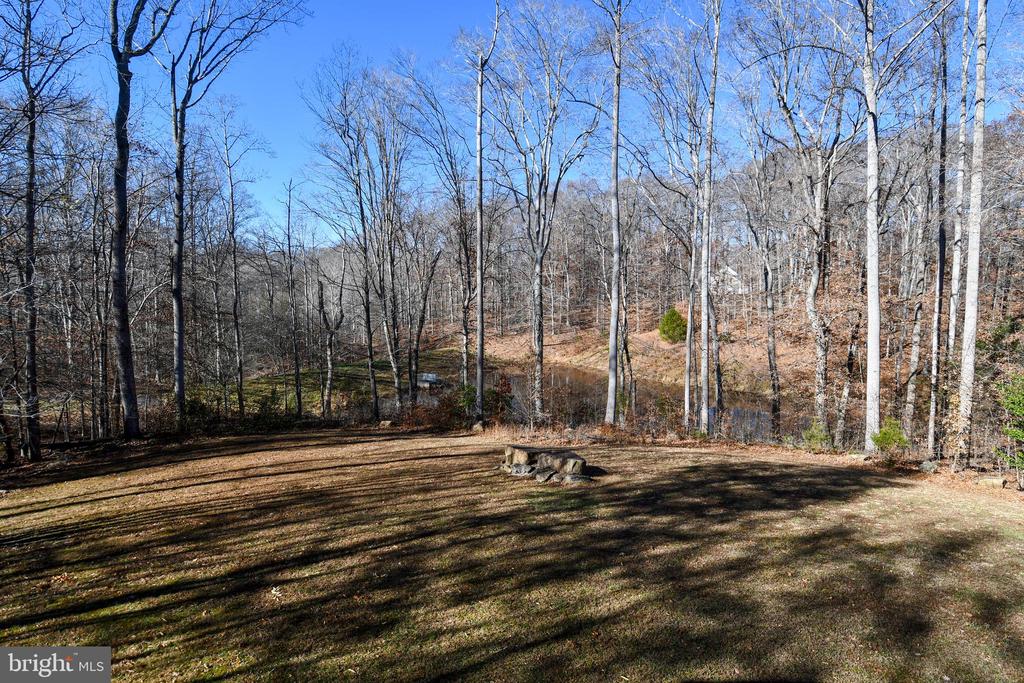 8368 HICKORY HOLLOW COURT