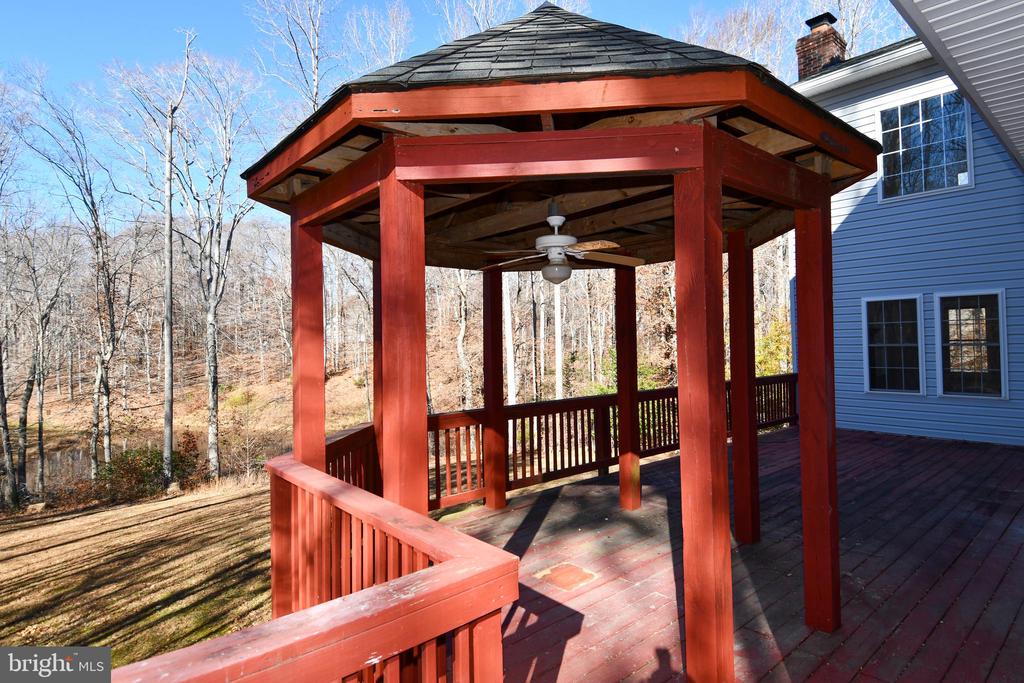 8368 HICKORY HOLLOW COURT
