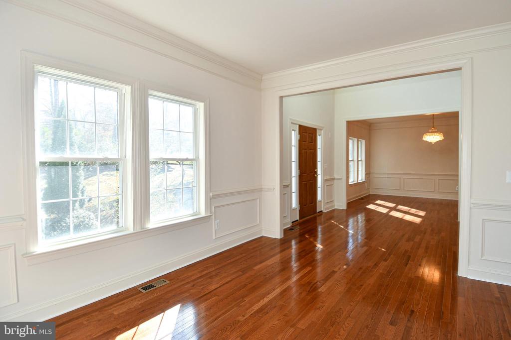 8368 HICKORY HOLLOW COURT