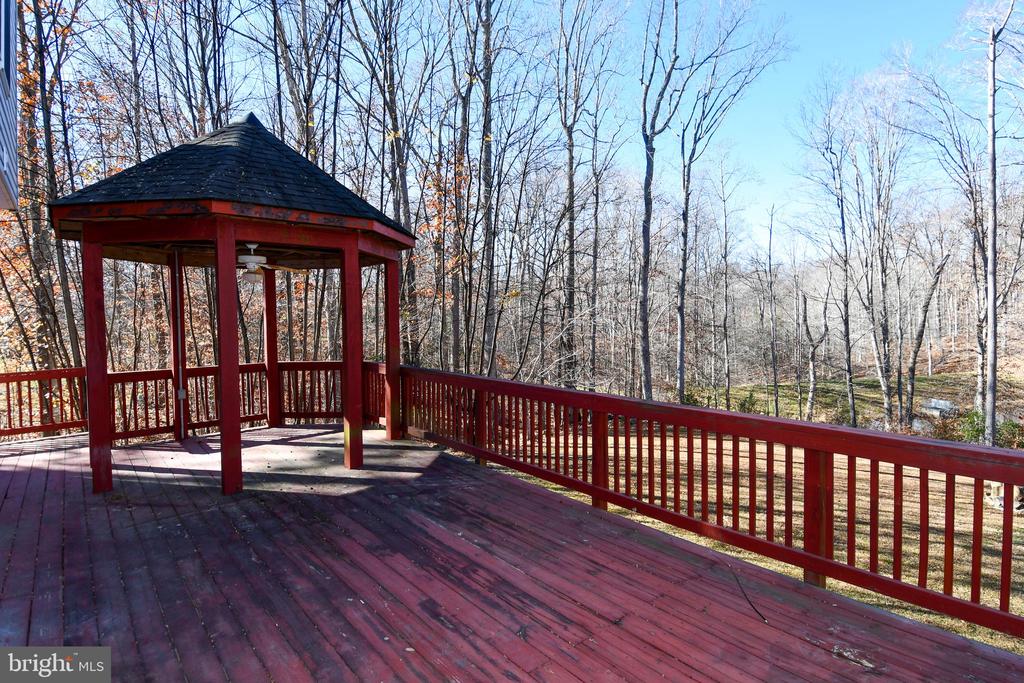 8368 HICKORY HOLLOW COURT