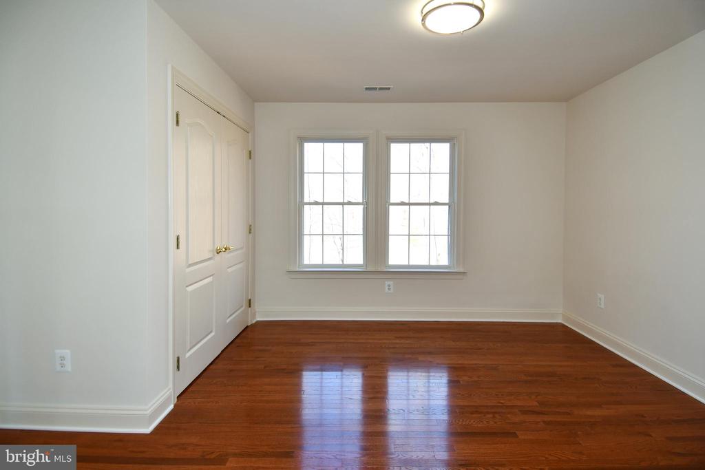 8368 HICKORY HOLLOW COURT