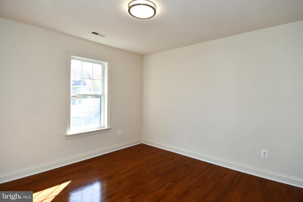 8368 HICKORY HOLLOW COURT