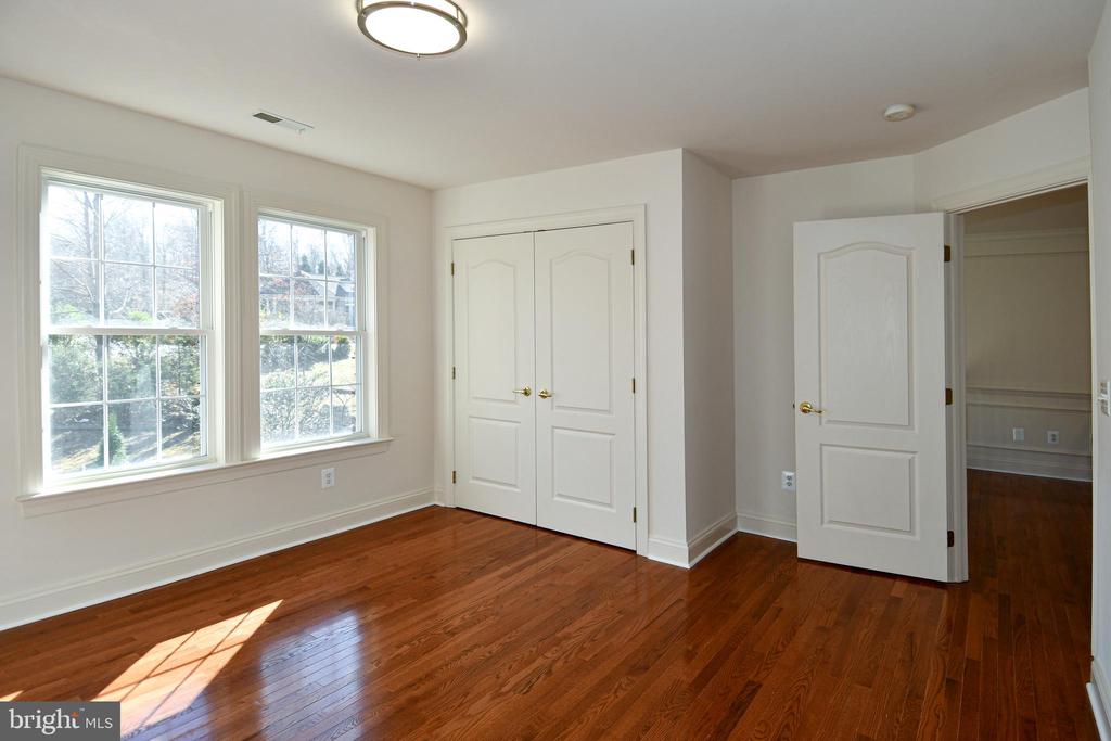 8368 HICKORY HOLLOW COURT