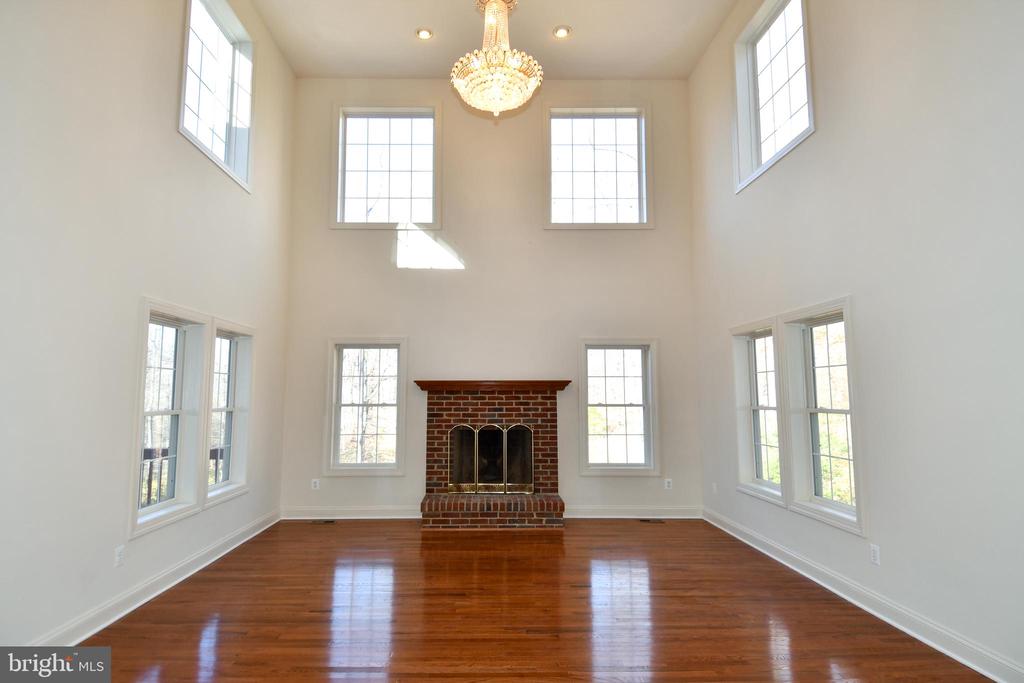 8368 HICKORY HOLLOW COURT