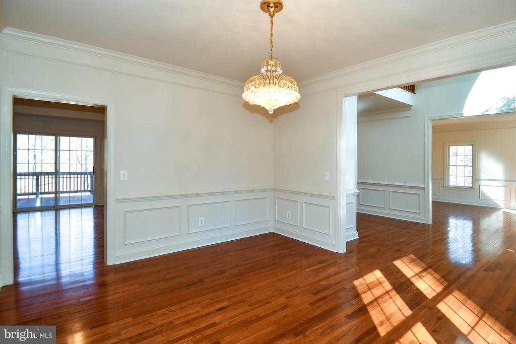 8368 HICKORY HOLLOW COURT