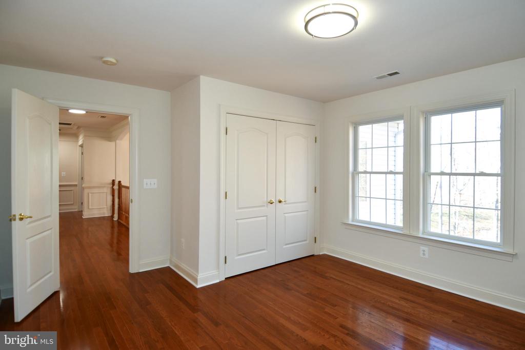 8368 HICKORY HOLLOW COURT
