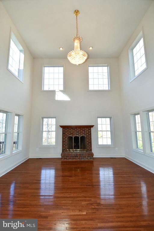 8368 HICKORY HOLLOW COURT