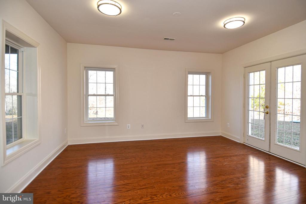 8368 HICKORY HOLLOW COURT