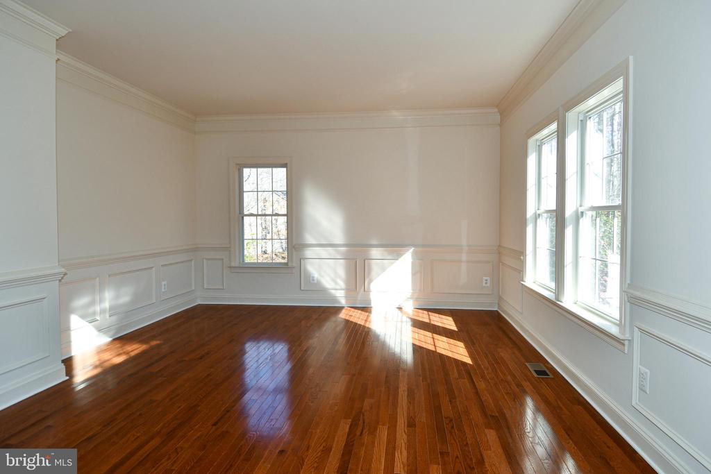 8368 HICKORY HOLLOW COURT