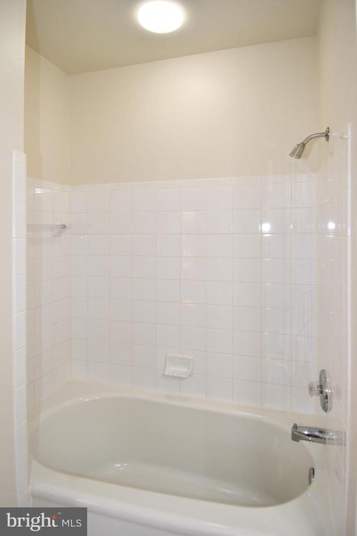 8368 HICKORY HOLLOW COURT