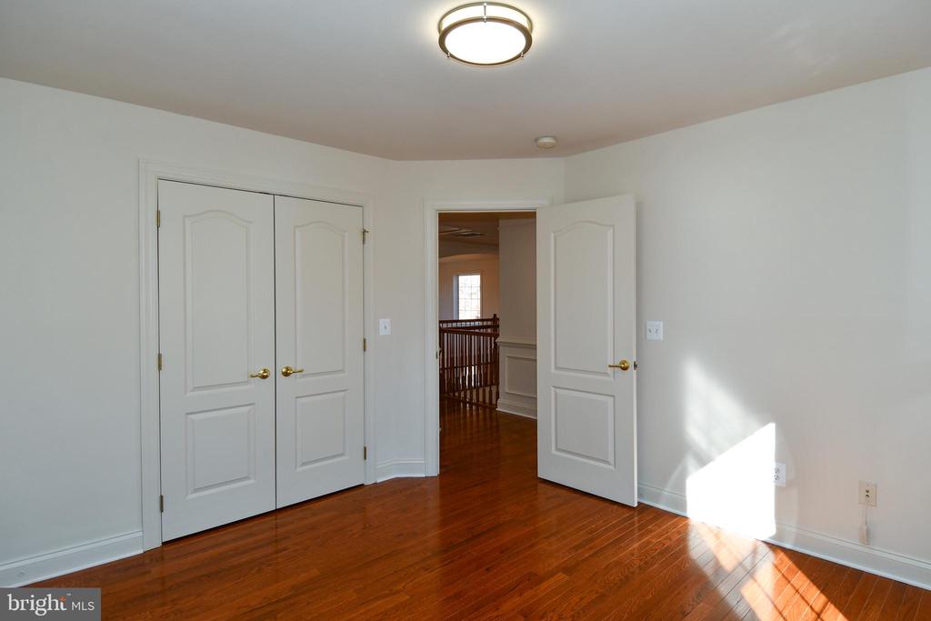 8368 HICKORY HOLLOW COURT