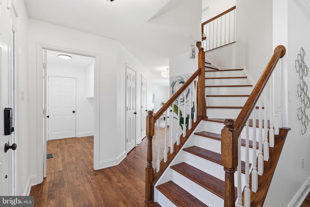 5735 ROCKSBURY LANE