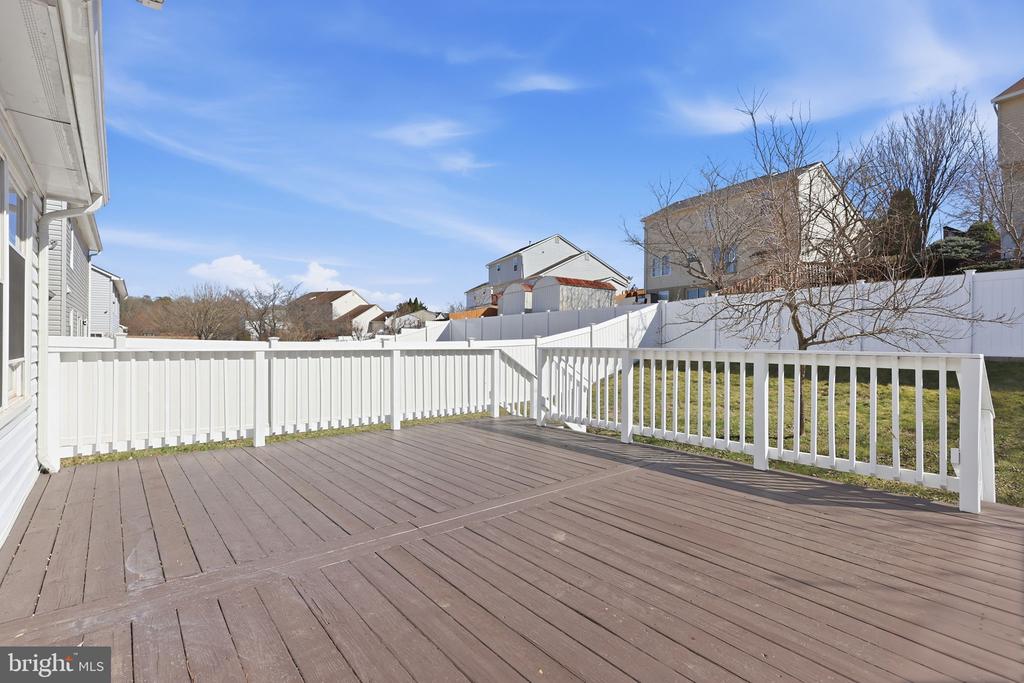 5735 ROCKSBURY LANE