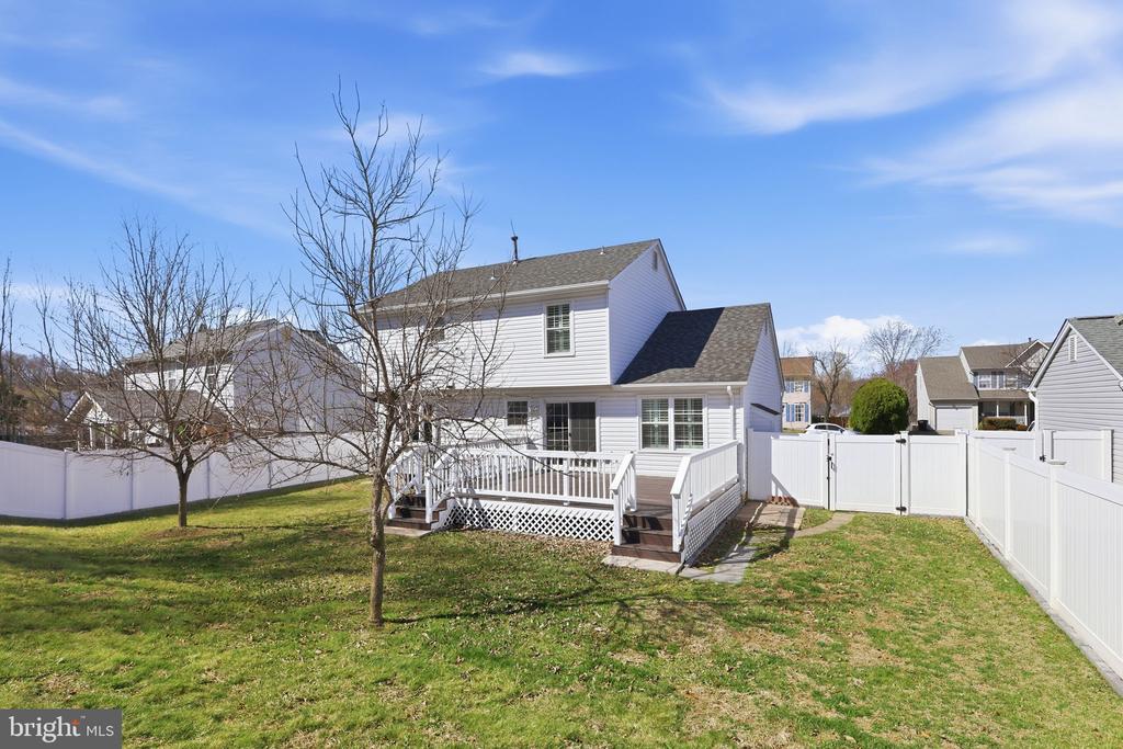5735 ROCKSBURY LANE