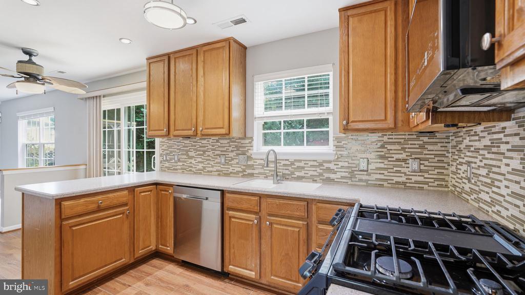 5717 RHODE ISLAND DRIVE
