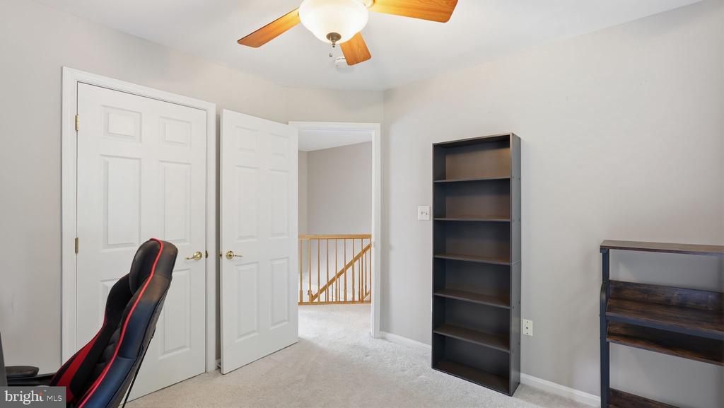 5717 RHODE ISLAND DRIVE