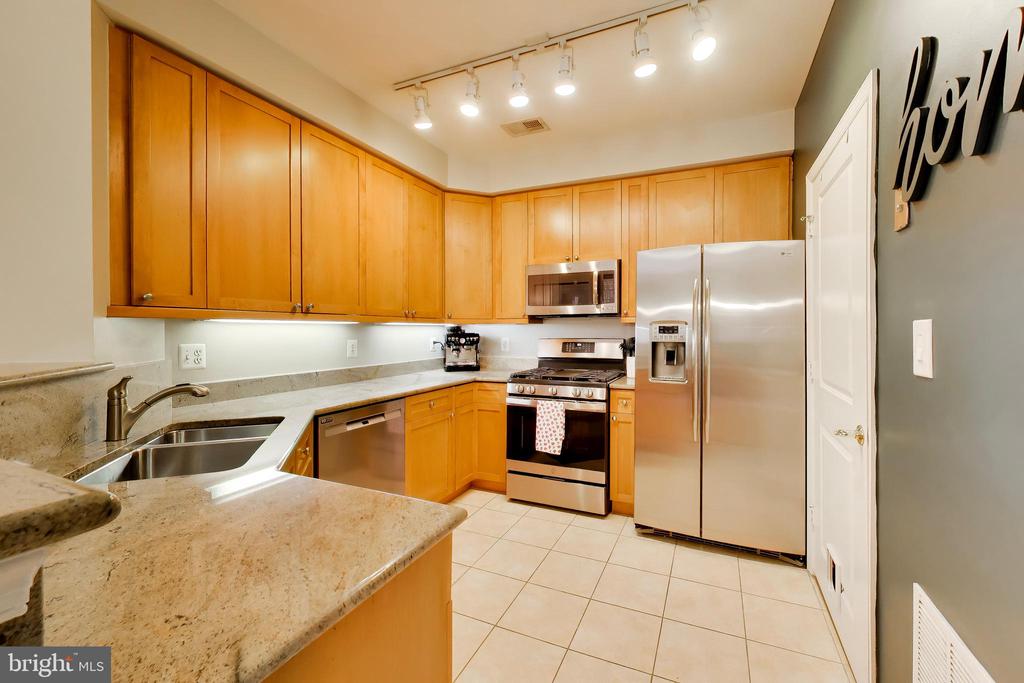 440 BELMONT BAY DRIVE Unit: 410