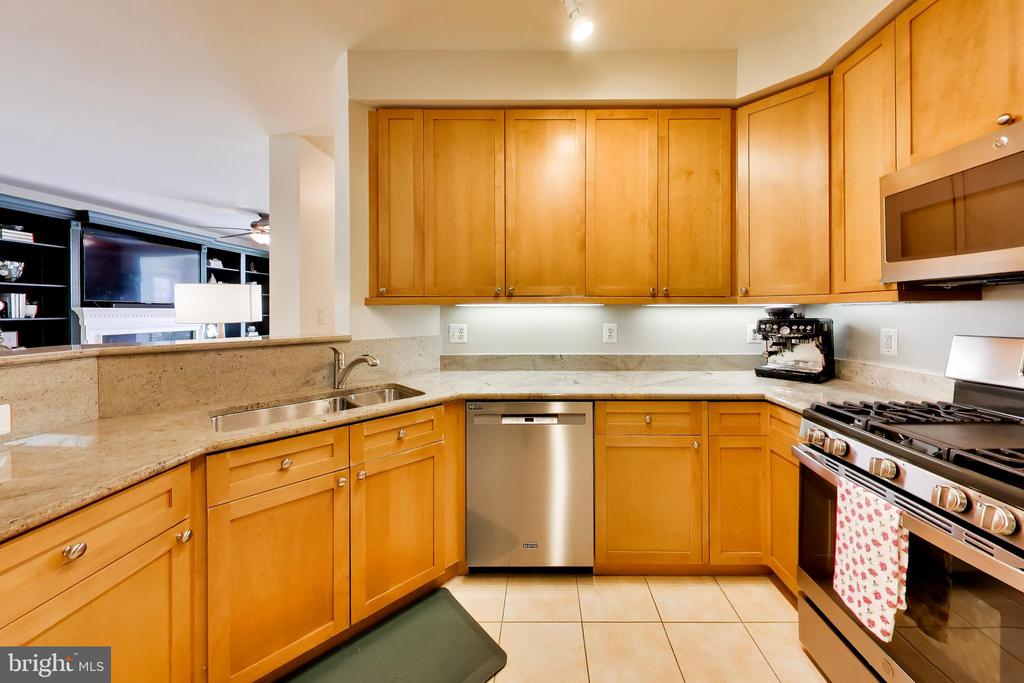 440 BELMONT BAY DRIVE Unit: 410