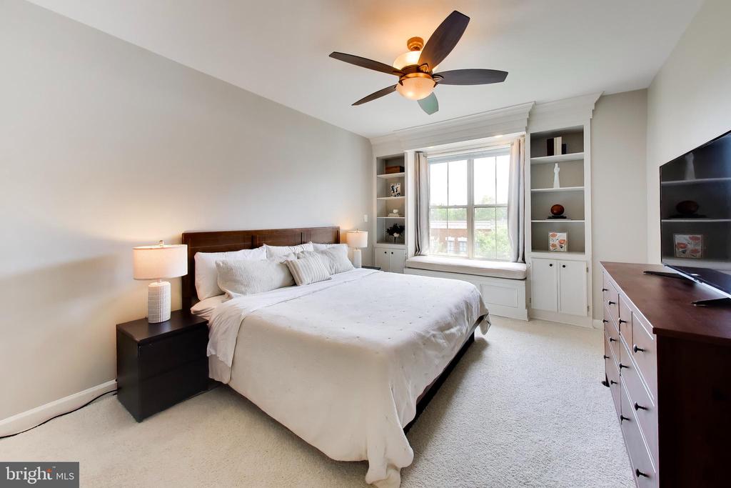 440 BELMONT BAY DRIVE Unit: 410