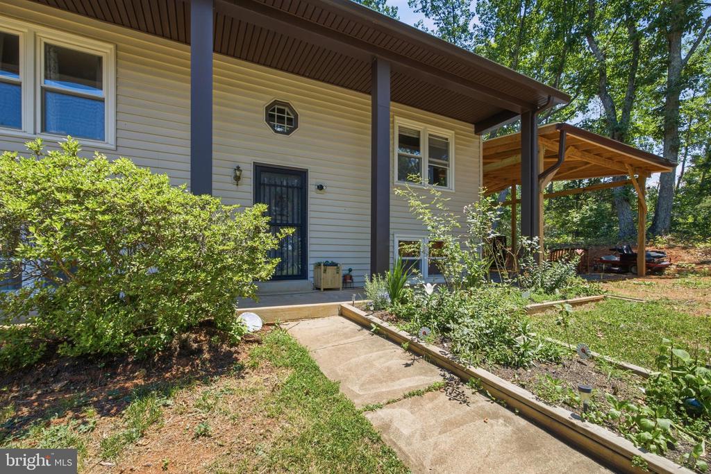 2080 MOUNTAIN VIEW ROAD