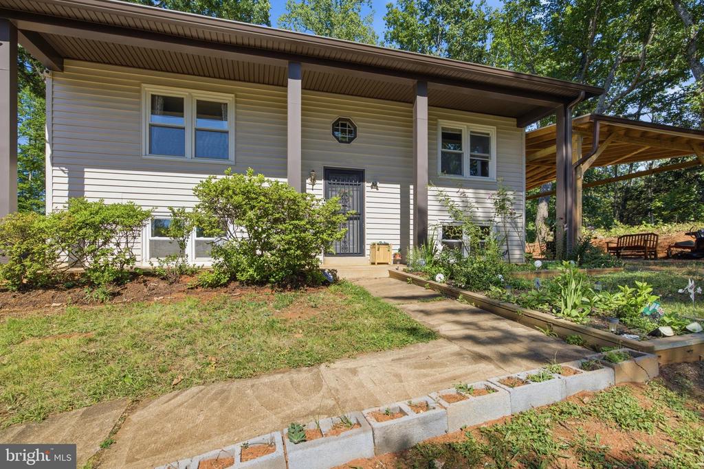 2080 MOUNTAIN VIEW ROAD