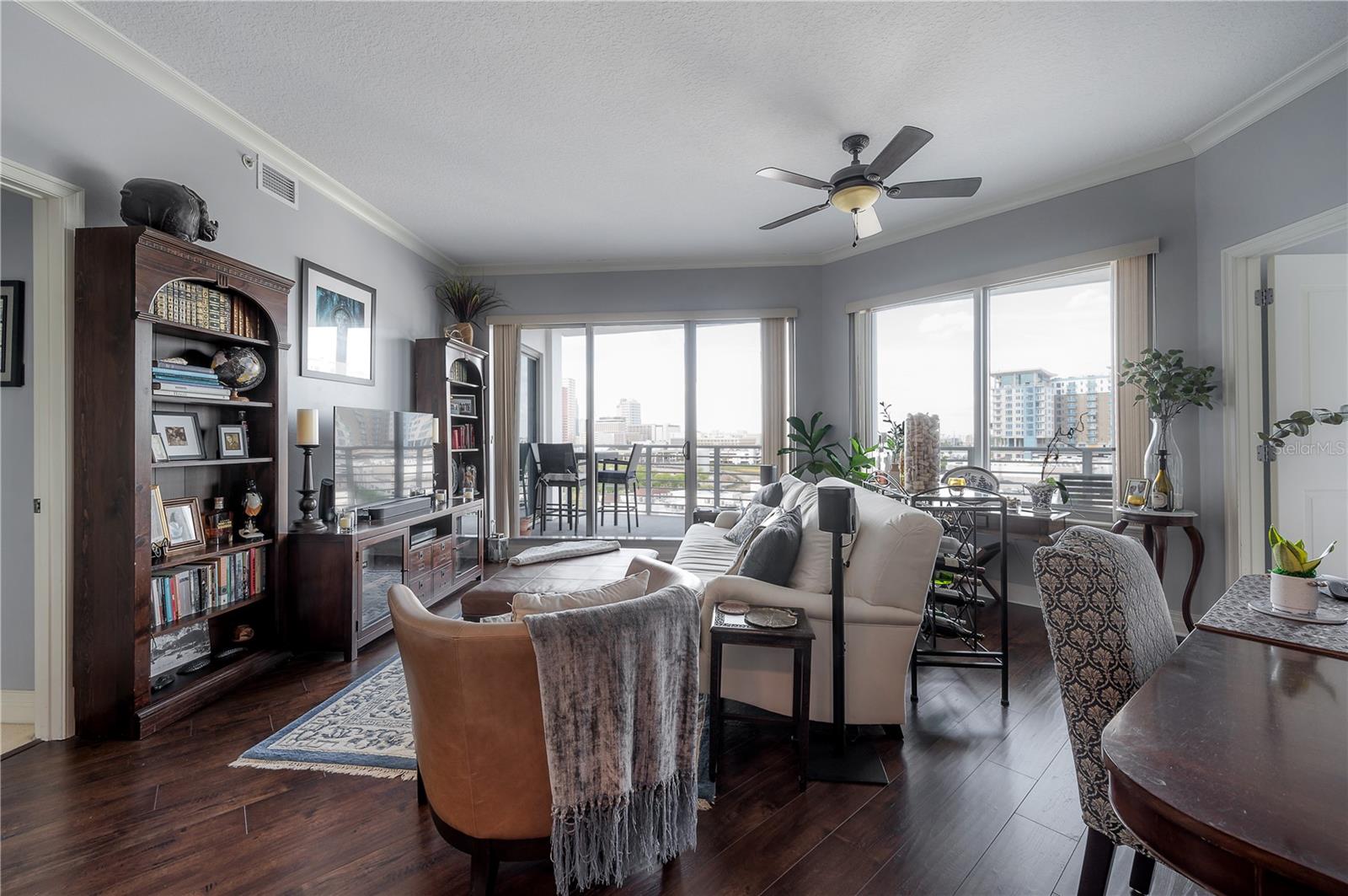 1209 E CUMBERLAND AVE #804