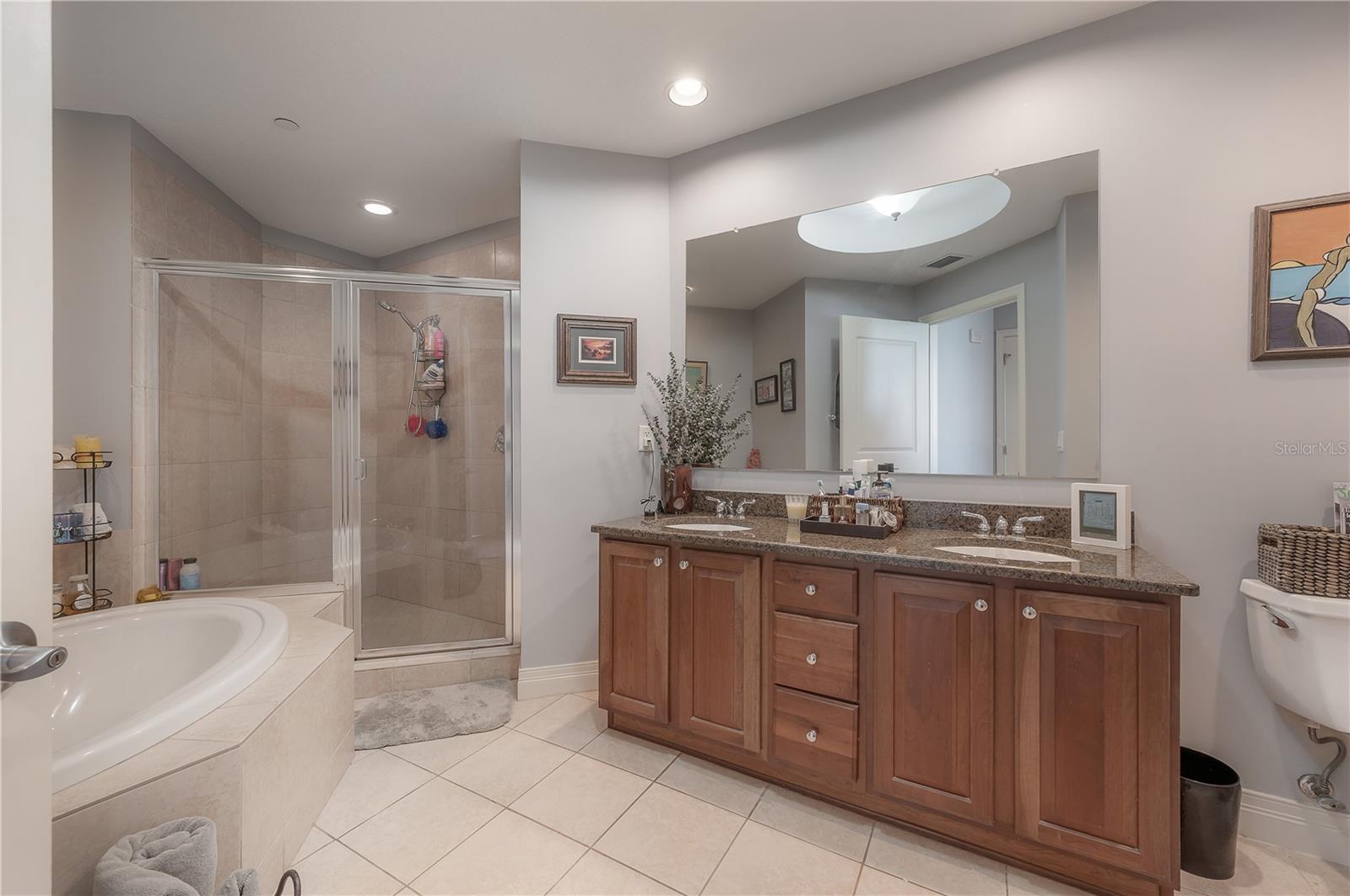 1209 E CUMBERLAND AVE #804