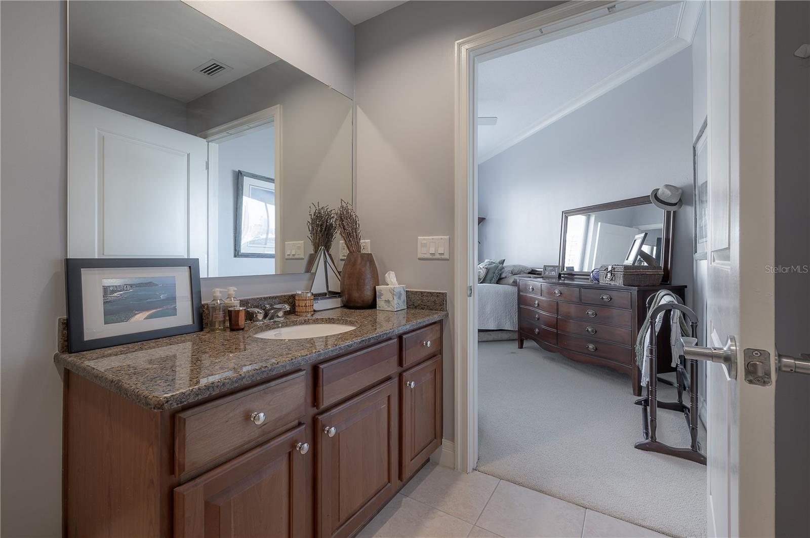 1209 E CUMBERLAND AVE #804