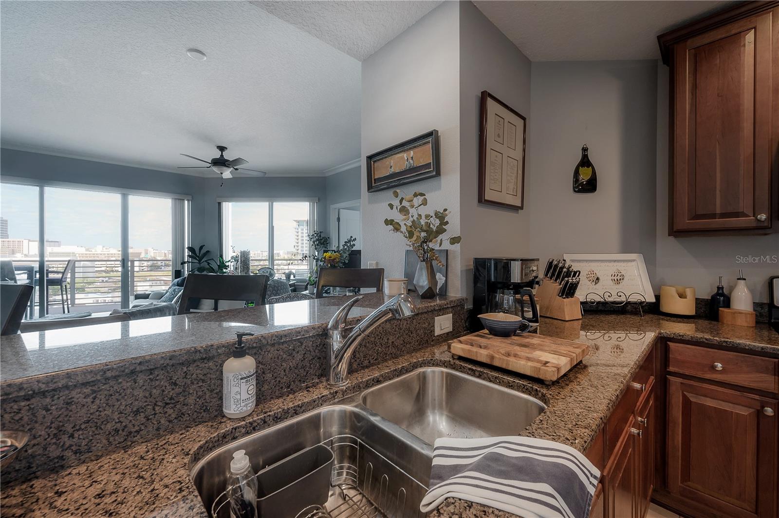 1209 E CUMBERLAND AVE #804