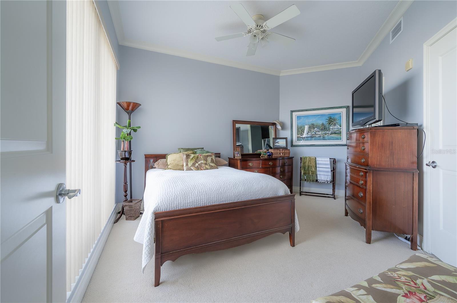 1209 E CUMBERLAND AVE #804