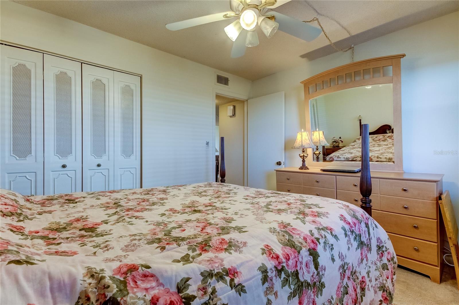 7050 SUNSET DR S #806