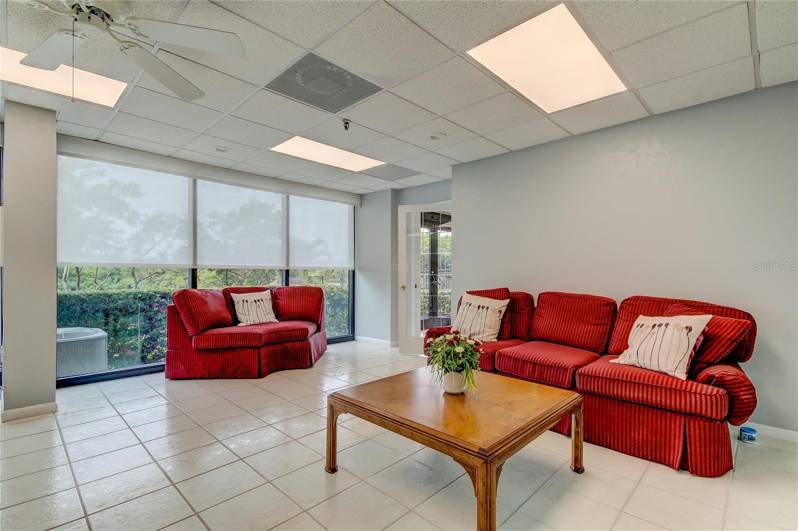 7050 SUNSET DR S #806