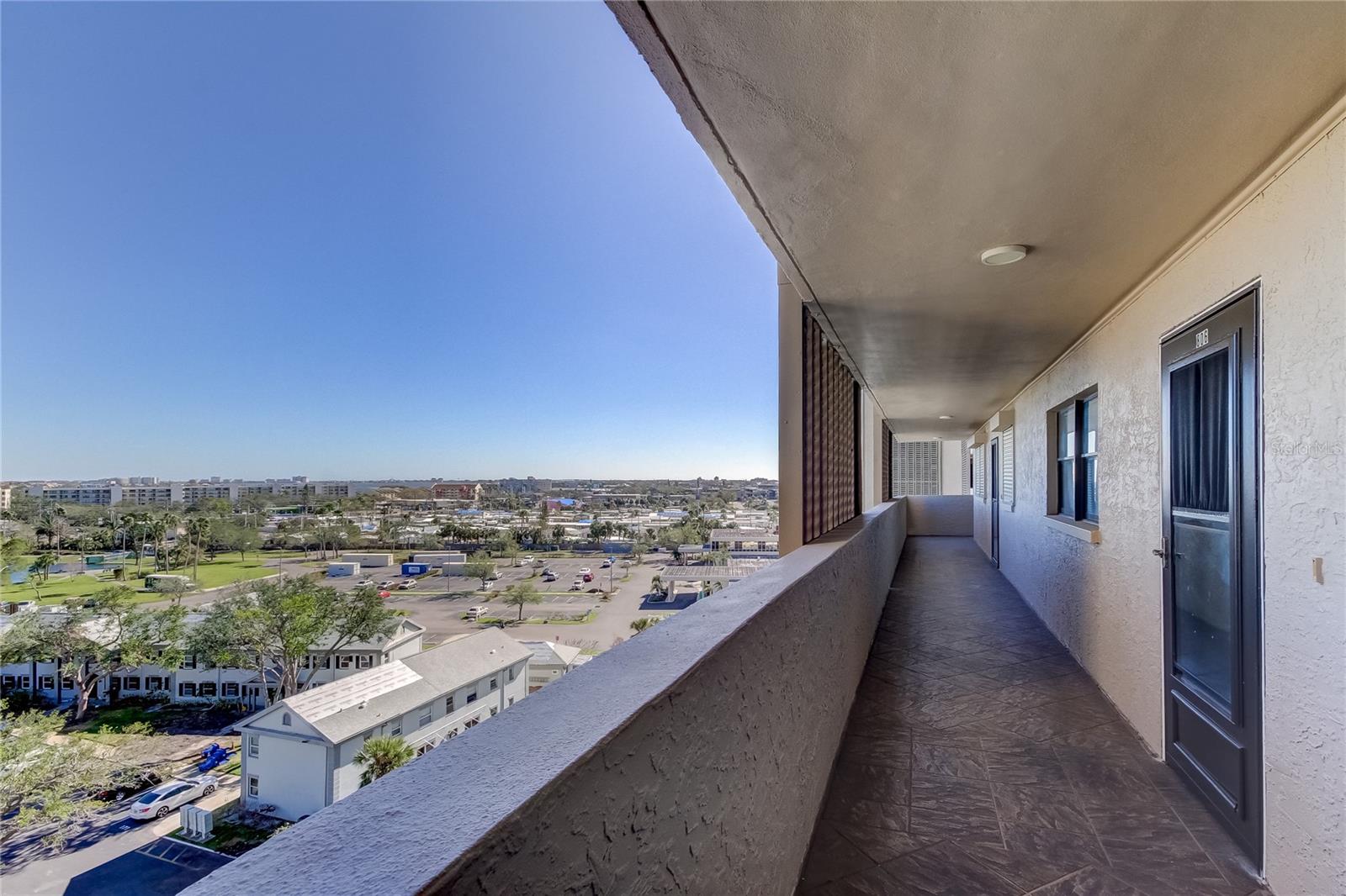 7050 SUNSET DR S #806