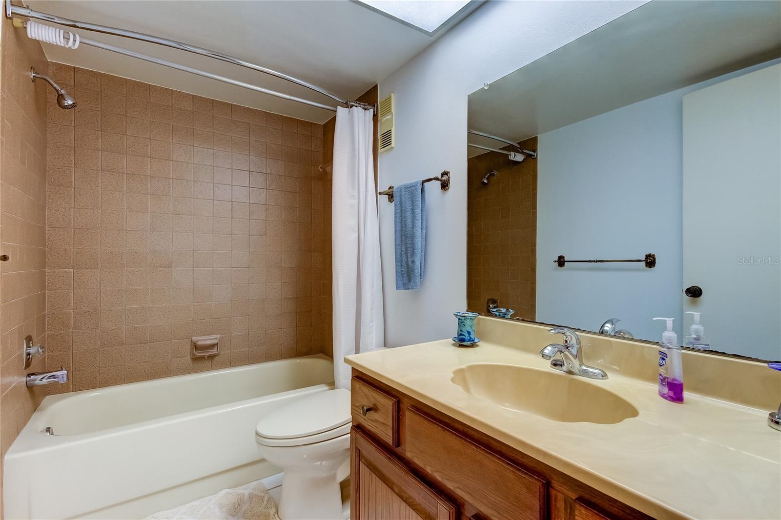 7050 SUNSET DR S #806