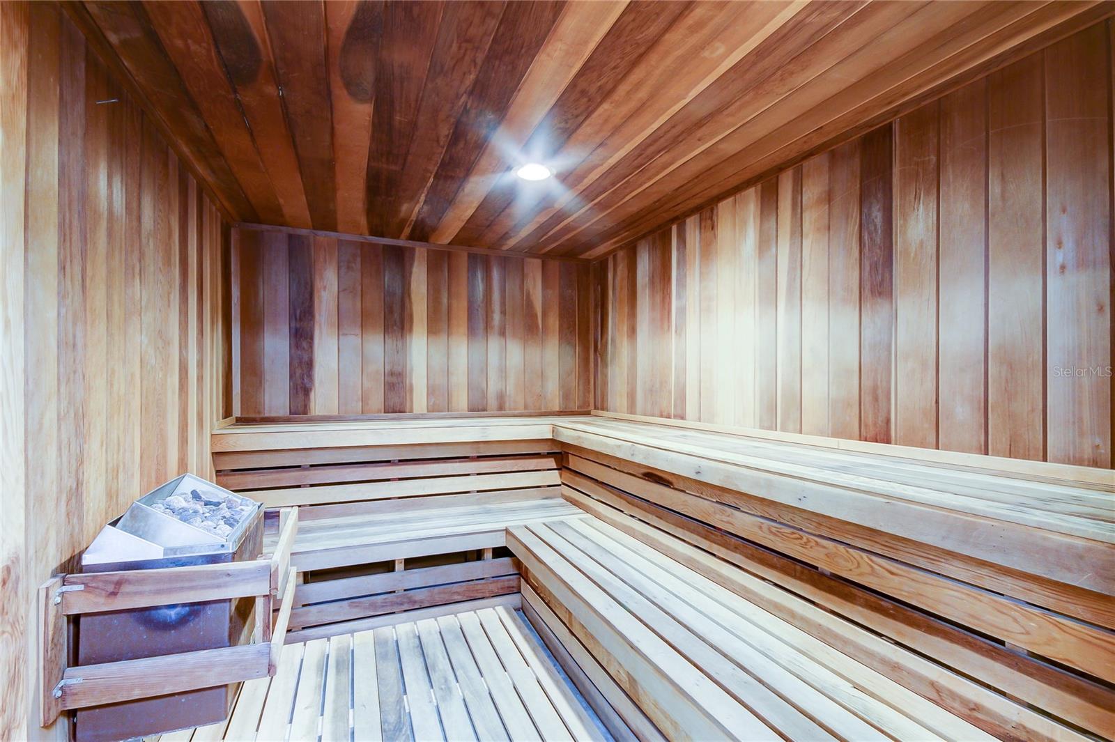 7050 SUNSET DR S #806