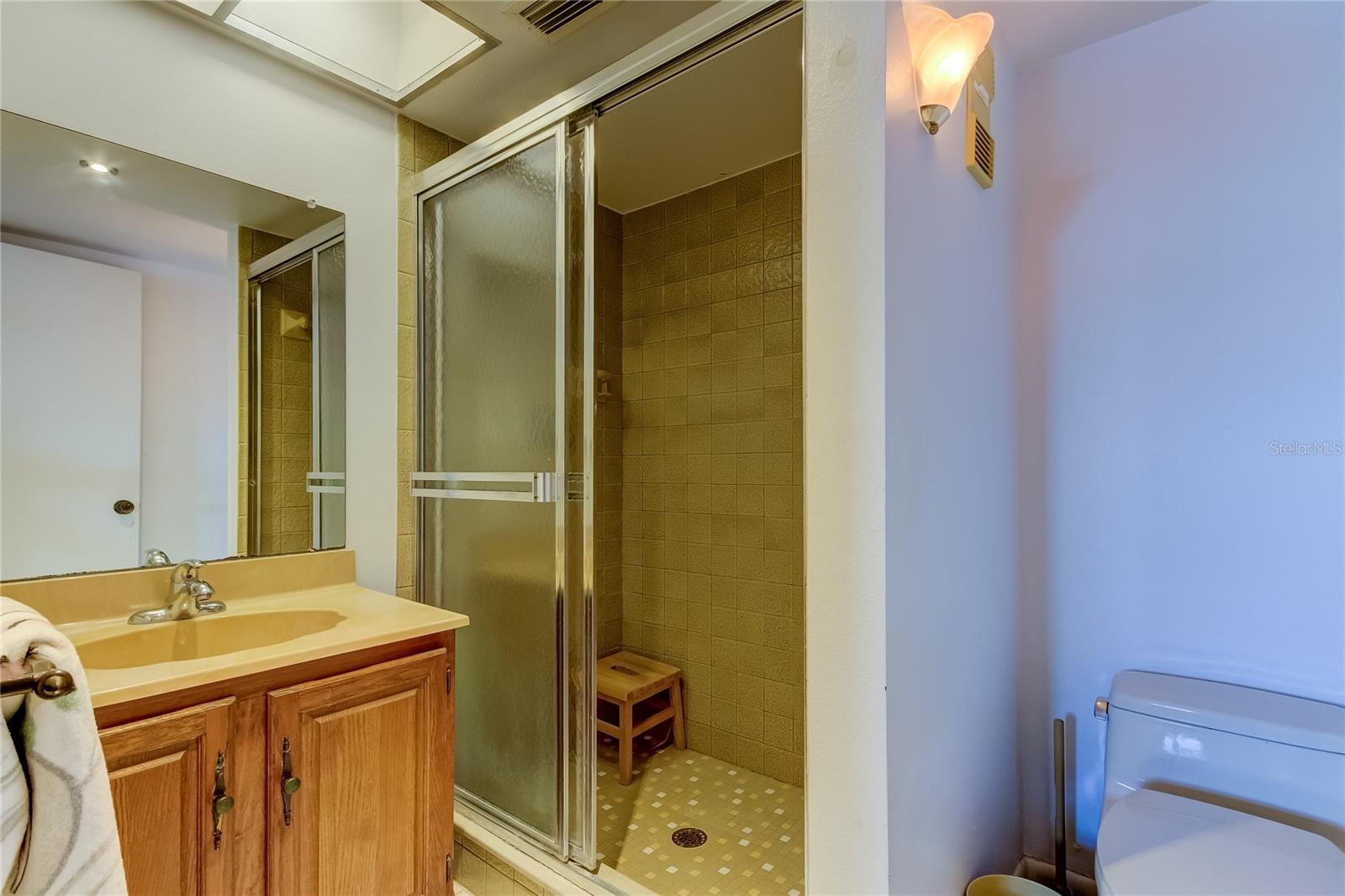 7050 SUNSET DR S #806