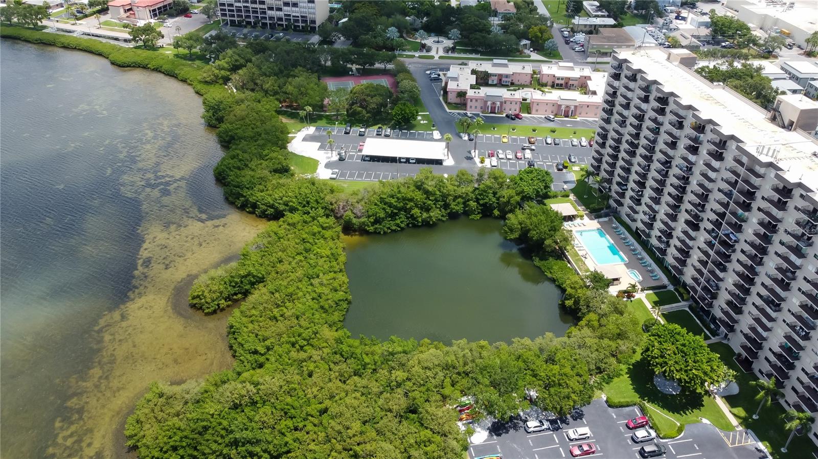 7050 SUNSET DR S #806