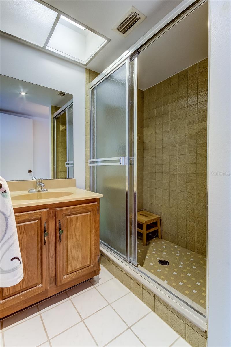 7050 SUNSET DR S #806