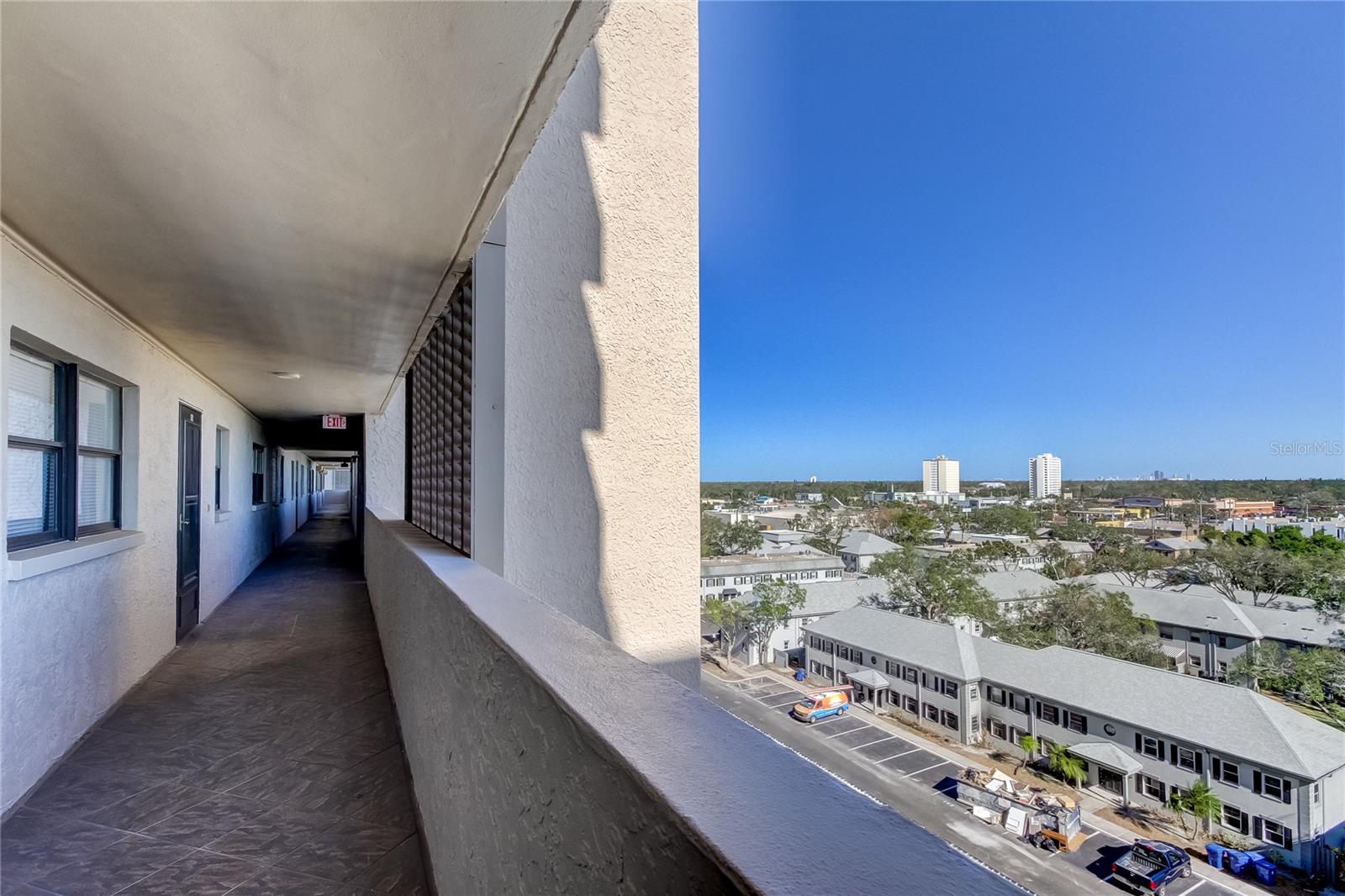 7050 SUNSET DR S #806