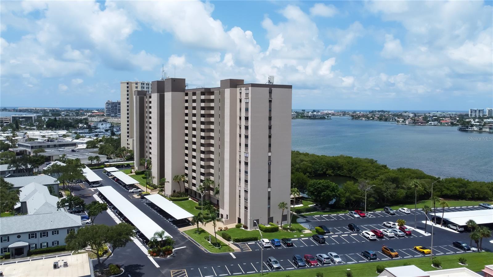 7050 SUNSET DR S #806