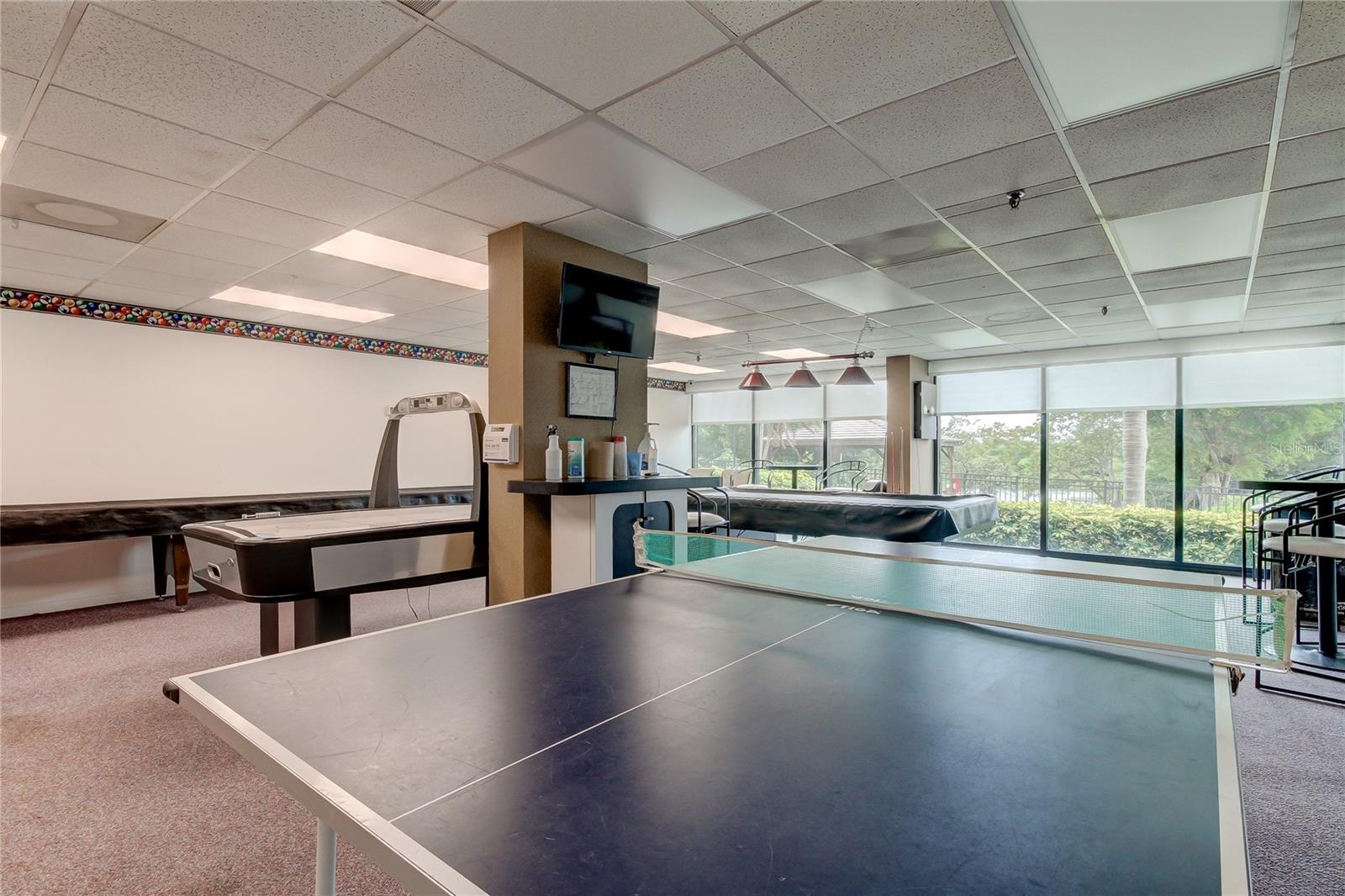 7050 SUNSET DR S #806